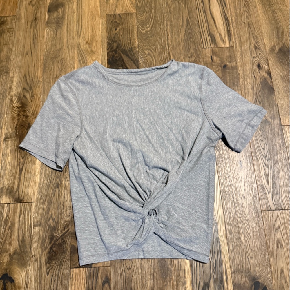 Lululemon size 6